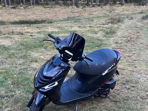 ② PIAGGIO SP ZIP 50 CC A KLASSE MET TURBOKIT UITLAAT, WINDSCHRM