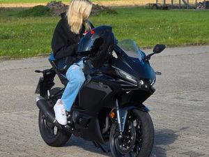 YAMAHA R3 2025 MATT SCHWARZ, CA 1600KM