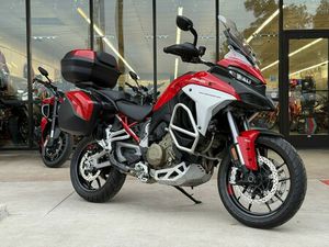 2021 DUCATI MULTISTRADA V4S DUCATI RED / ALLOY WHEELS