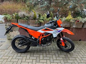 KTM 390 SMC-R 2025 INKL. QUICKSHIFTER+