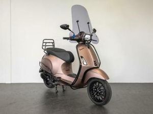 VESPA SPRINT OPACO ROSE GOLD NIEUW 0 KM CUSTOM — SCOOTERS | VESPA — MARKTPLAATS