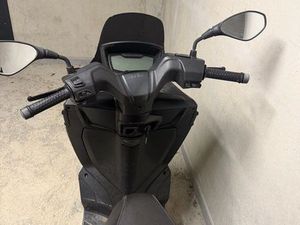 SCOOTER APRILIA SXR 50 – TRÈS BON ÉTAT – ENTRETIEN À JOUR