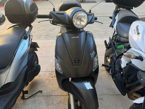SCOOTER ORCAL ISCA 2023 – 4 096 KM – TOP CASE +2 CASQUES + ANTIVOL SRA