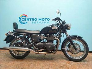 TRIUMPH BONNEVILLE 800: L&APOS;INTRAMONTABILE SCRAMBLER