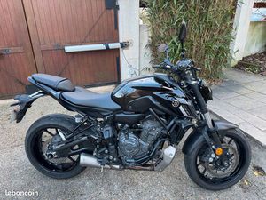 YAMAHA MT-07 PURE 2024