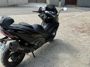 KYMCO AK 550