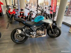 DÉSTOCKAGE, VÉHICULE DE PRESSE QJ MOTOR SRK550 BLEU