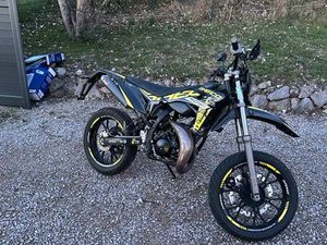 SHERCO 50 CC NOIR ET JAUNE