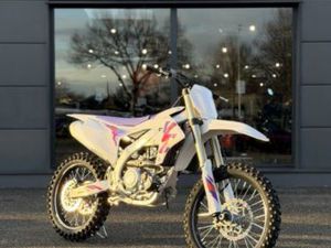 YAMAHA YZ450F 2024 450 CM3 | MOTO CROSS | 1 KM | BLANC | 68100 MULHOUSE