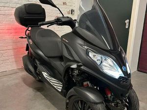 ② TE KOOP PIAGGIO MP3 300 HPE SPORT, SLECHTS 4.000KM