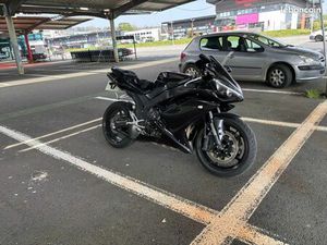 YAMAHA YZF R1
