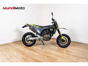 HUSQVARNA 701 SUPERMOTO