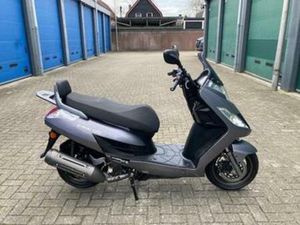 ZEER MOOIE KYMCO NEW DINK 125 CC MOTORSCOOTER ! 1E EIGENAAR — SCOOTERS | KYMCO — MARKTPLAATS