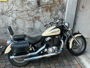 HONDA SHADOW VT1100 AMERICAN CLASSIC EDITION