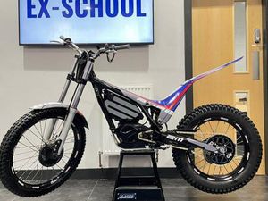 2022 EM EPURE ** EXCELLENT CONDITION** USED ELECTRIC TRIAL **EX SCHOOL**