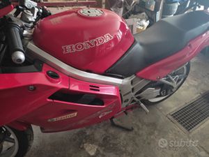 HONDA VFR