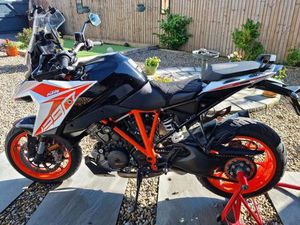 KTM 1290 SUPER DUKE GT SPORTS TOURER PETROL MANUAL EURO 4 (177 PS) WITH PANNIERS