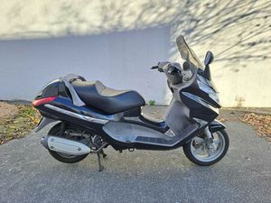 MOTO PIAGGIO X8 200 (COM AVARIA) ÉVORA (SÃO MAMEDE, SÉ, SÃO PEDRO E SANTO ANTÃO)