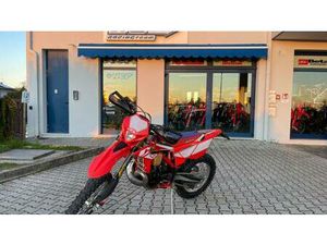 VENDO BETAMOTOR RR 300 2T ENDURO (2017) USATA A PONTE DI PIAVE (CODICE 9900654) - MOTO.IT