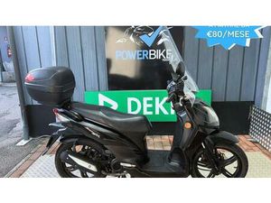 VENDO SYM SYMPHONY 50 SR (2010 - 16) USATA A TRADATE (CODICE 9899834) - MOTO.IT