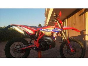 VENDO BETAMOTOR RR 300 2T ENDURO (2023) USATA A CANTU' (CODICE 9900622) - MOTO.IT