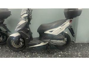 VENDO KYMCO AGILITY 125I R16 + (2016 - 17) USATA A MILANO (CODICE 9900590) - MOTO.IT