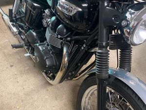 TRIUMPH BONNEVILLE T 100