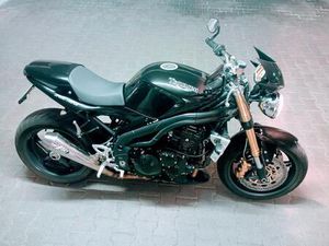 TRIUMPH SPEED TRIPLE BLACK TOPZUSTAND