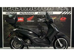 VENDO PIAGGIO BEVERLY 300 I.E. POLICE ABS-ASR (2017 - 20) USATA A CECINA (CODICE 9901185) - MOTO.IT