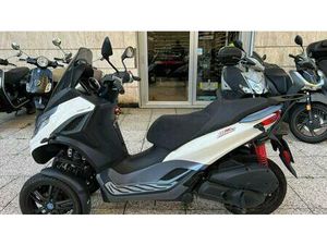 VENDO PIAGGIO MP3 300 SPORT ABS HPE (2021 - 24) USATA A BOLOGNA (CODICE 9899899) - MOTO.IT