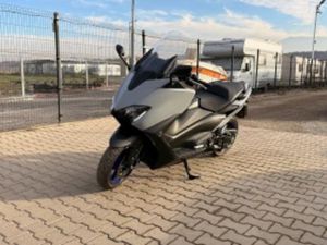 YAMAHA T-MAX 560 FACELIFT MIVV FULL LED