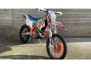 VENDO KTM 250 EXC-F SIX DAYS (2022) USATA A CLUSONE (CODICE 9899758) - MOTO.IT