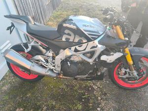 APRILIA TUONO V4 1100 FACTORY UNFALLSCHADEN