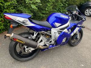 YAMAHA R6