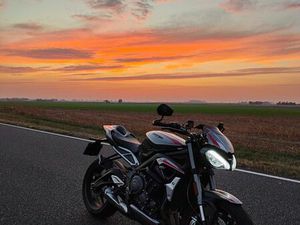 TRIUMPH STREET TRIPLE 765 RS, SALON PL GNIEZNO