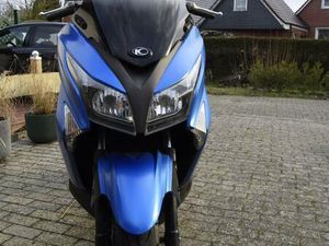 ROLLER DER MARKE KYMCO X-TOWN 300I