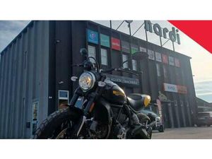 VENDO DUCATI SCRAMBLER 800 FULL THROTTLE (2017 - 21) USATA A MACERATA (CODICE 9899729) - MOTO.IT