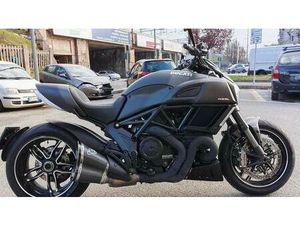 VENDO DUCATI DIAVEL 1200 CARBON (2017 - 18) USATA A MILANO (CODICE 9896660) - MOTO.IT