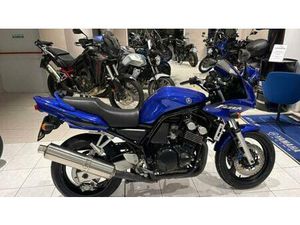 VENDO YAMAHA FZS 600 FAZER (2003 - 04) USATA A TORINO (CODICE 9901432) - MOTO.IT