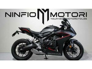 VENDO HONDA CBR 650 R (2024 - 26) USATA A TORRE DEL GRECO (CODICE 9901258) - MOTO.IT