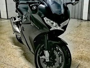 HONDA VFR 800 F V-TEC MASSAMÁ E MONTE ABRAÃO