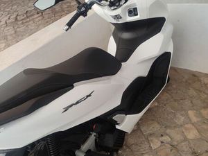 MOTA PCX 125 POUCOS KM ALBUFEIRA E OLHOS DE ÁGUA