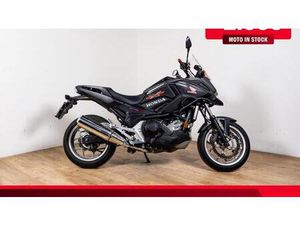 VENDO HONDA NC 750 X DCT ABS (2016 -17) USATA A ROMA (CODICE 9900103) - MOTO.IT