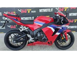 VENDO HONDA CBR 600 RR (2024 - 25) USATA A BADIA PAVESE (CODICE 9898885) - MOTO.IT