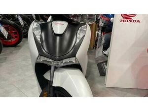 VENDO HONDA SH 125I SPORT (2024 - 25) USATA A GENOVA (CODICE 9898450) - MOTO.IT
