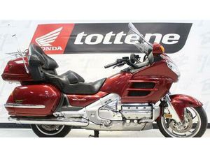 VENDO HONDA GL 1800 GOLD WING (2000 - 05) USATA A BASSANO DEL GRAPPA (CODICE 9897538) - MOTO.IT