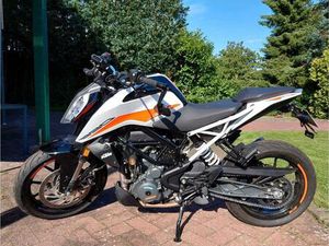KTM DUKE 390