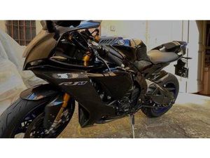 VENDO YAMAHA YZF R1M (2020 - 25) USATA A MONTEVARCHI (CODICE 9854886) - MOTO.IT