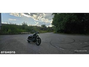 HARLEY-DAVIDSON SPORTSTER IRON 1200