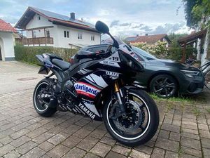 YAMAHA R1 RN19 GEPFLEGT